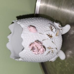 Porcelain Egg Cup in GUC 52177